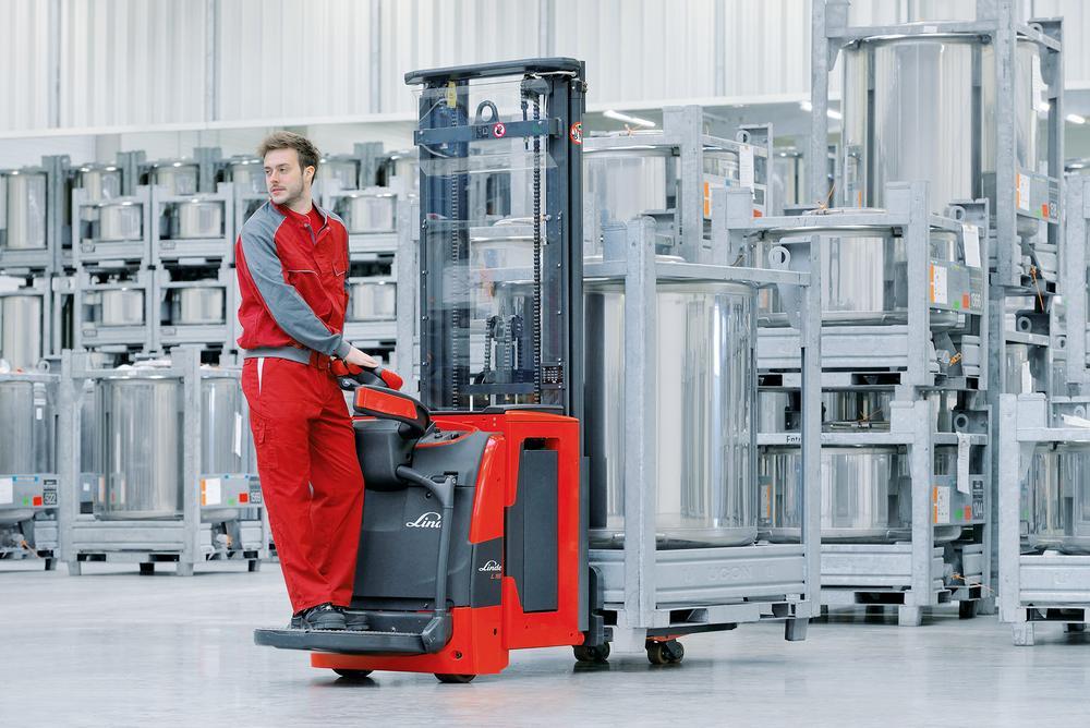 Linde L14 - L20 AP stapelaar huren met meerij plateau