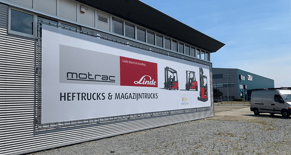 Reclamebord nieuwe vestiging Motrac in Venlo