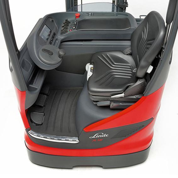 Linde R12 B Bestuurderscompartiment reachtruck