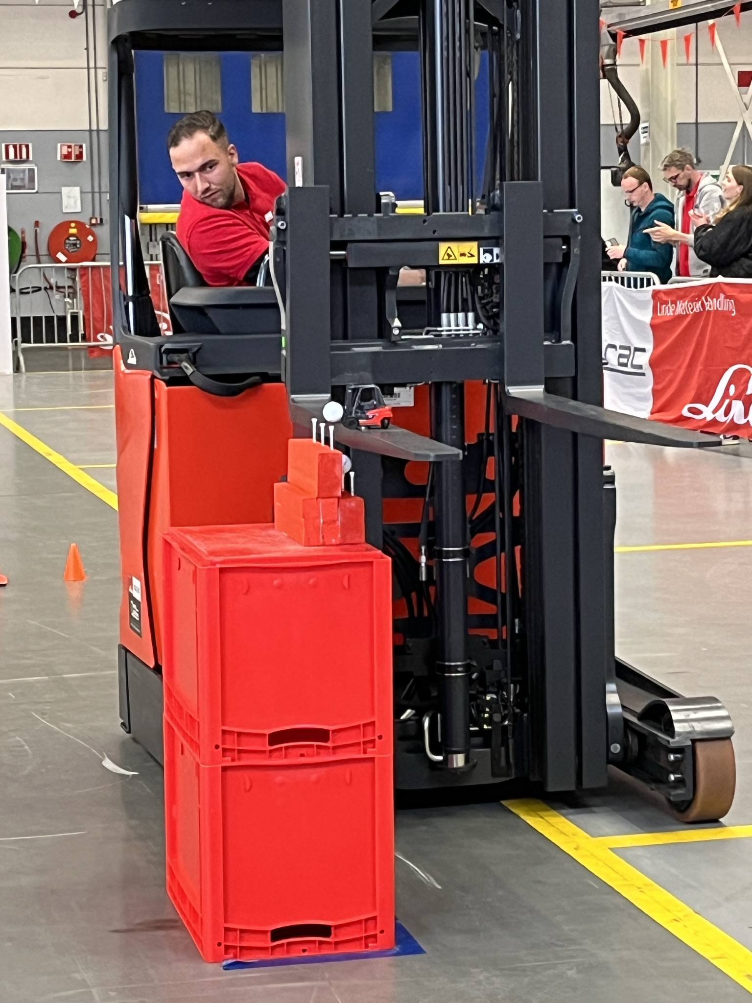 Precisiespel met golfballen tijden HeftruckCup 2024