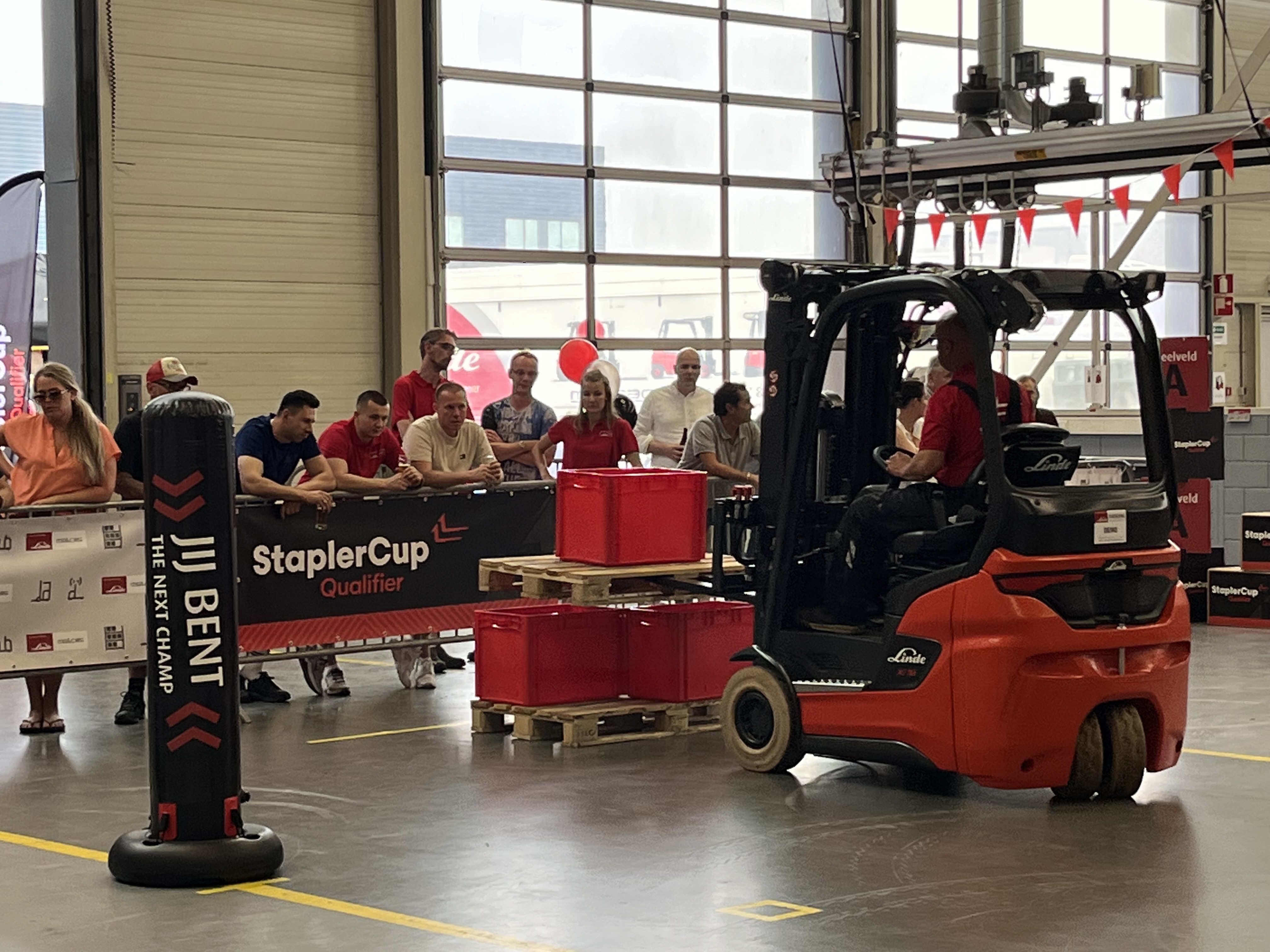 Driewieler Linde Xi16 bij finalespel HeftruckCup 2025