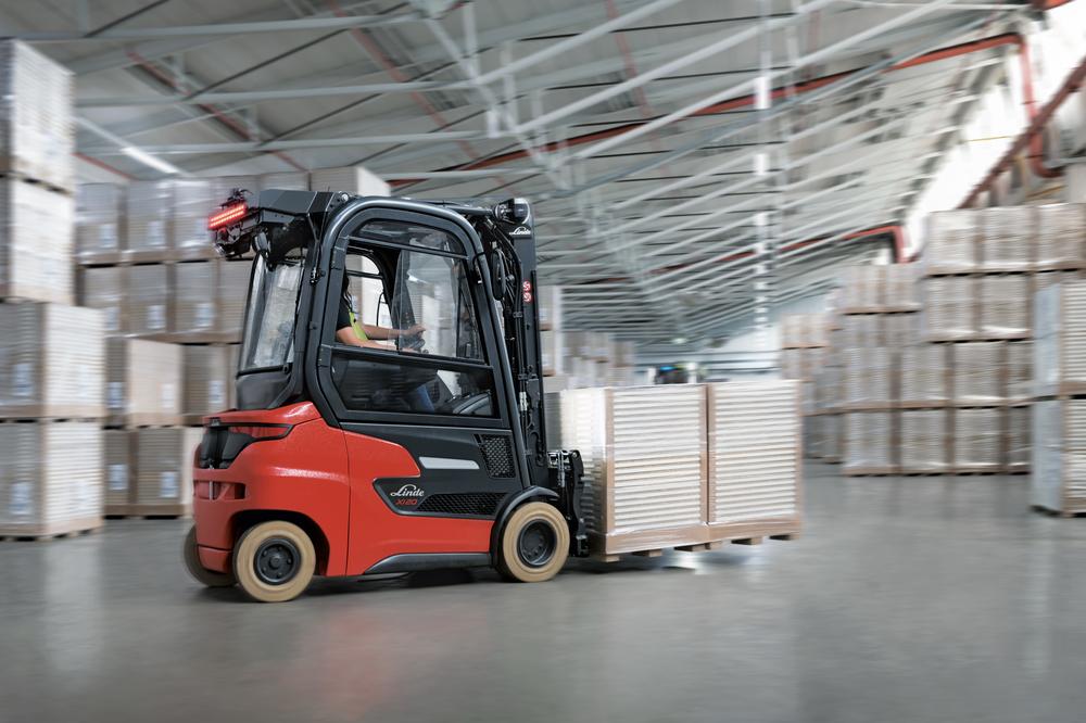  LInde Xi16 P - Xi20 P elektrische heftruck in magazijn