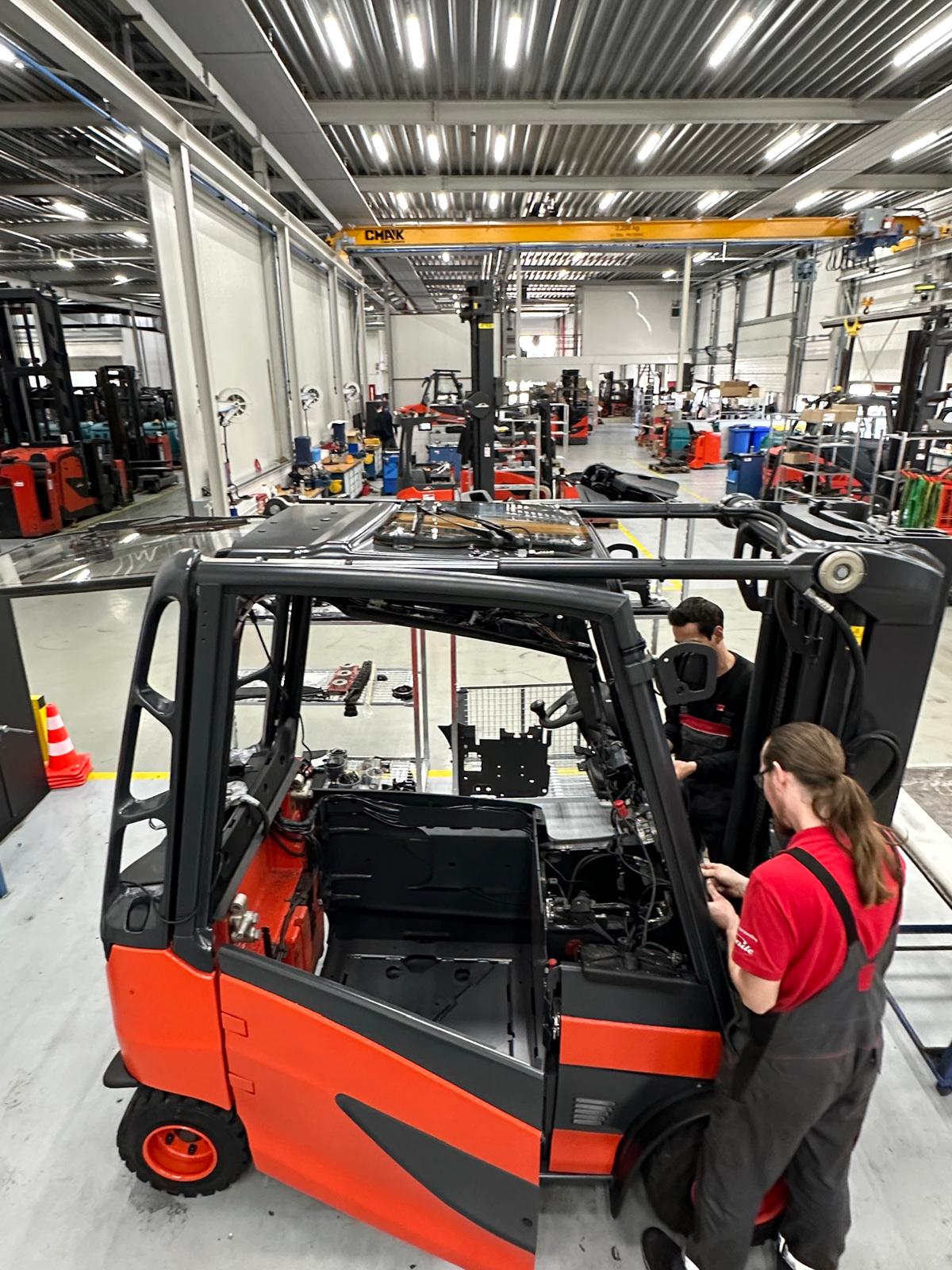 Motrac occasion monteurs in werkplaats